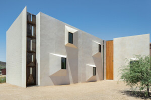 10 striking homes with decorative plaster exteriors