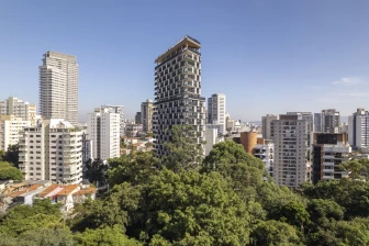 Onze 22 emerges as a tree-like edifice in São Paulo